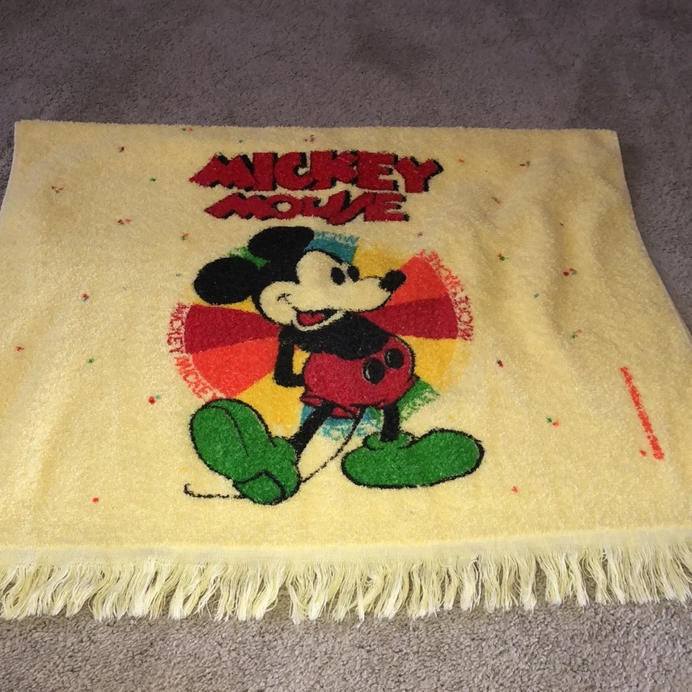 VINTAGE Disney Mickey Mouse Cannon Bath‎ Towel